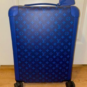 LOUIS VUITTON Taigarama Horizon 55 Cobalt